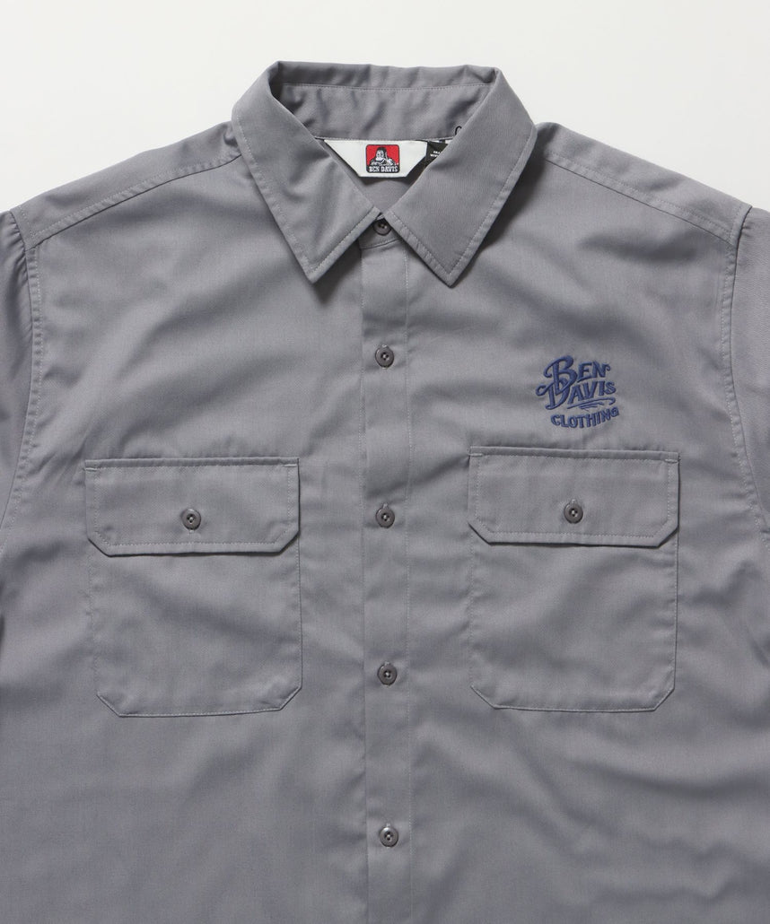 NEEDLEWORK S/S WORK SHIRT / 半袖 ワークシャツ レギュラーカラー 刺繍 ブランドロゴ ライトグレー