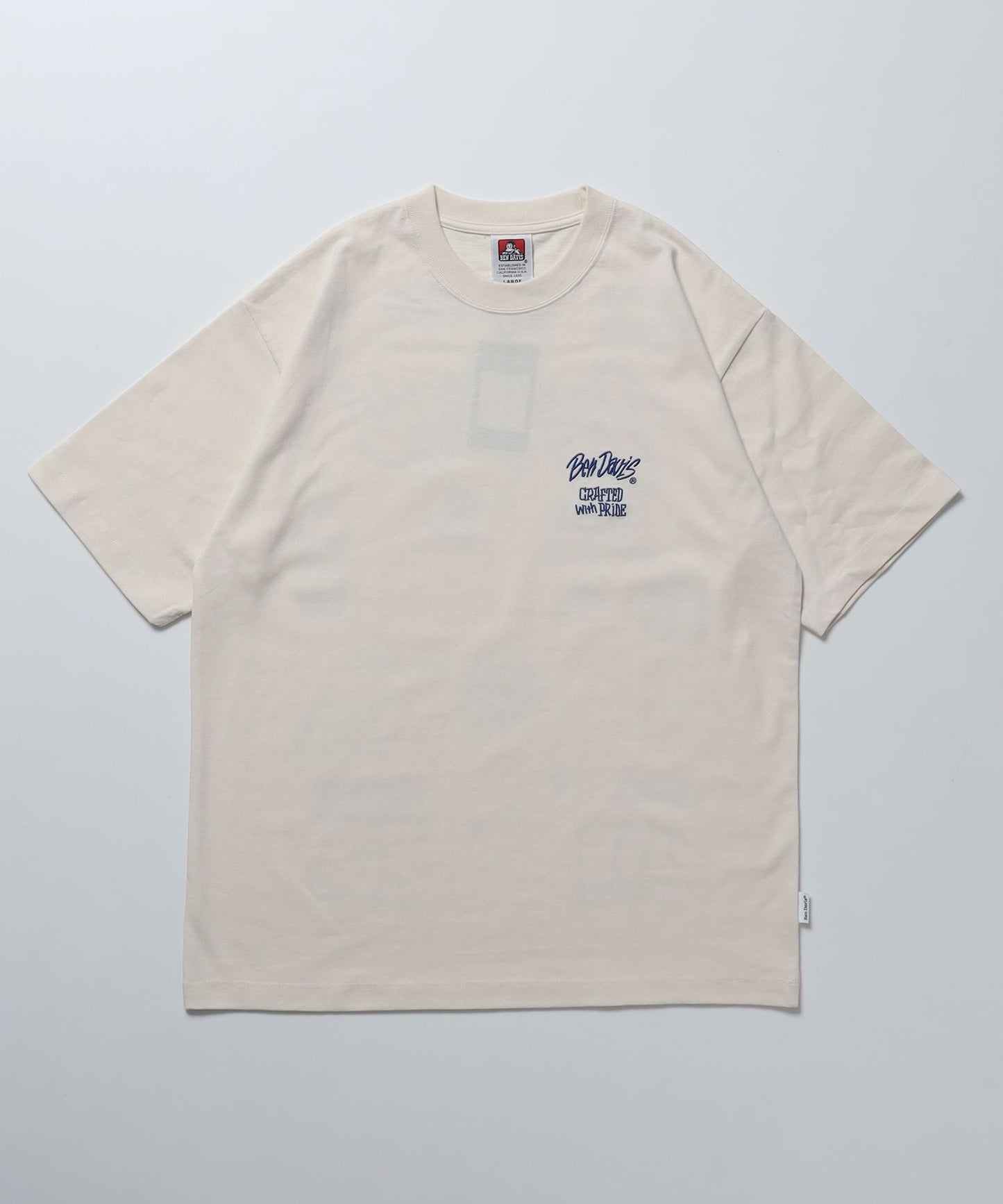 【BEN DAVIS（ベンデイビス）】TAGGING TEE / スケーター モノトーン Tシャツ ロゴ 刺繍 半袖 ホワイト × ブルー