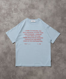 メッセージPT TEE / Tシャツ クルーネック 半袖 プリント メッセージロゴ ライトブルー