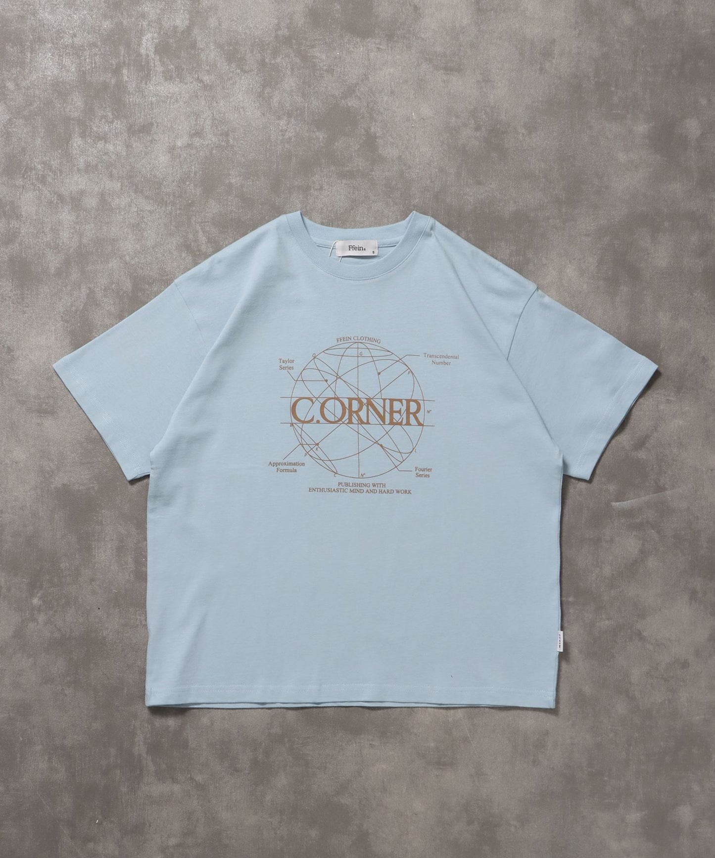 【FFEIN(フェイン)】サークルアート線画プリントTシャツツ/ Tシャツ クルーネック 半袖 プリント サークルロゴ ライトブルー