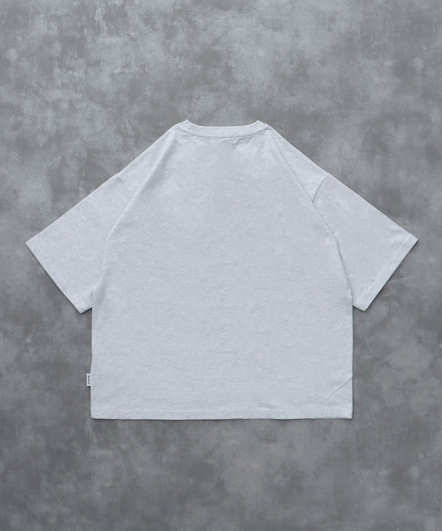 ワンポイント刺繍ショート丈Tシャツ / Tシャツ 短丈 クルーネック 半袖 刺繍 ワンポイント アッシュグレー