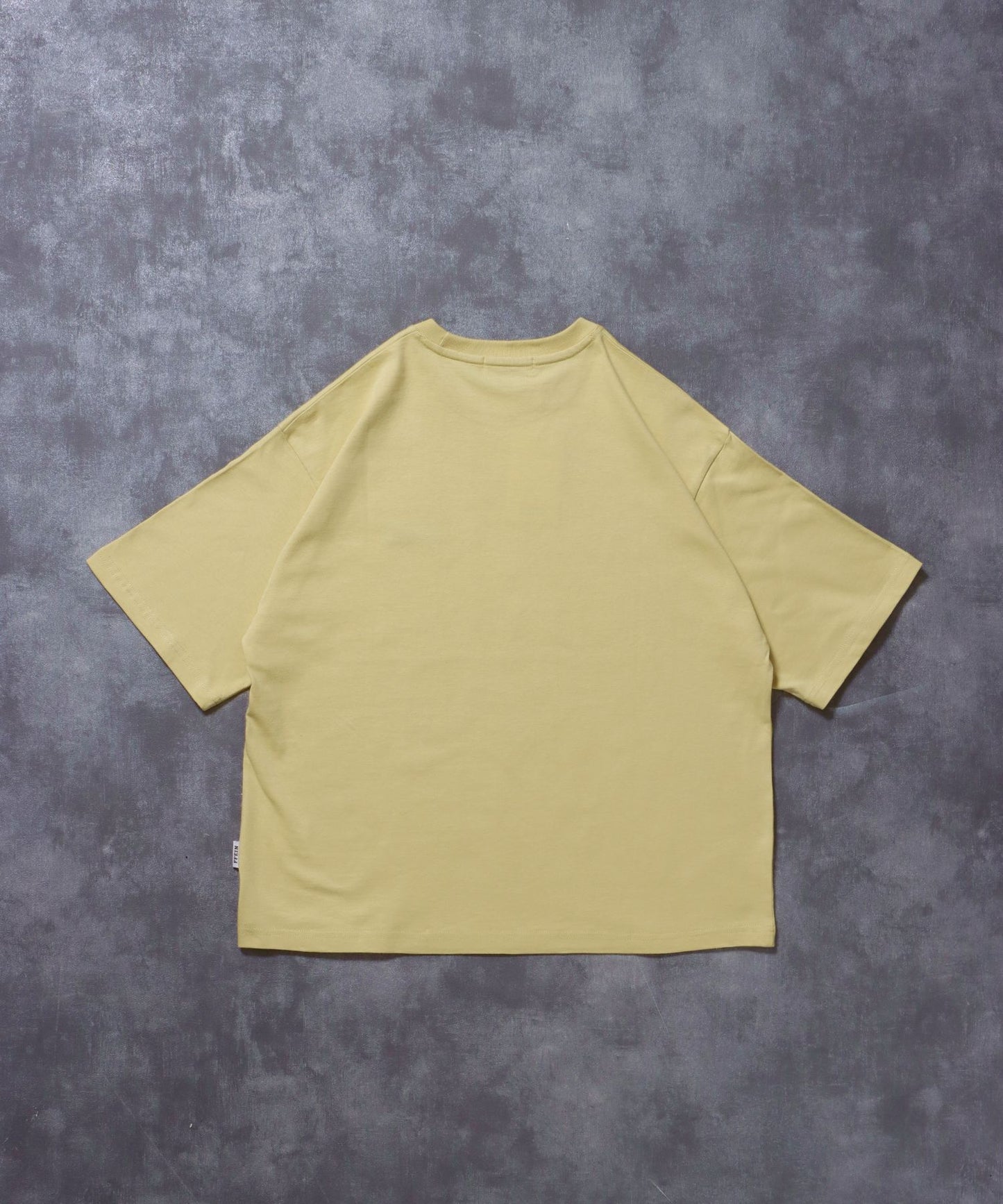 ワンポイント刺繍ショート丈Tシャツ / Tシャツ 短丈 クルーネック 半袖 刺繍 ワンポイントレモン イエロー