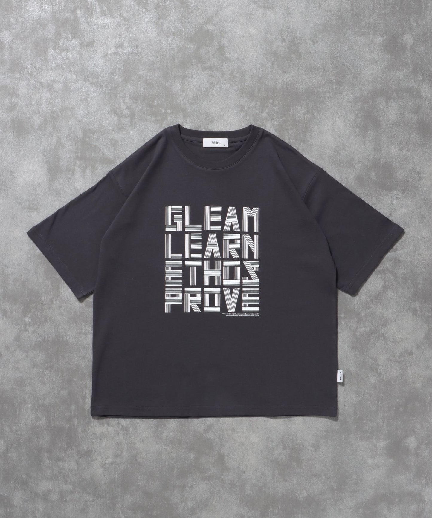 【FFEIN（フェイン）】シルエットロゴショート丈Tシャツ / Tシャツ 短丈 クルーネック 半袖 ショート丈 チャコール