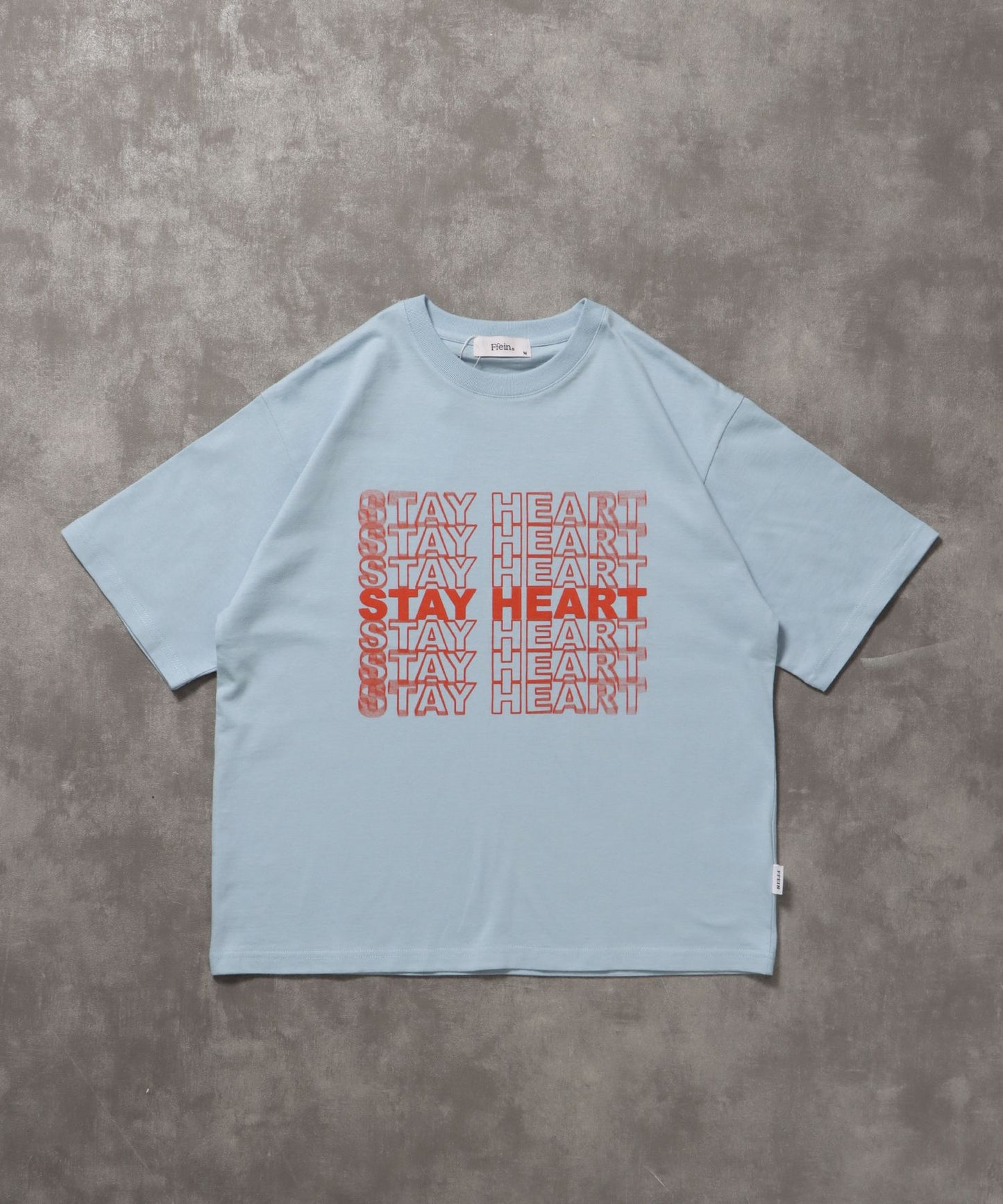 【FFEIN(フェイン)】メッセージロゴショート丈Tシャツ / Tシャツ クルーネック 半袖 プリント ぼかしロゴ 【短丈】 ライトブルー
