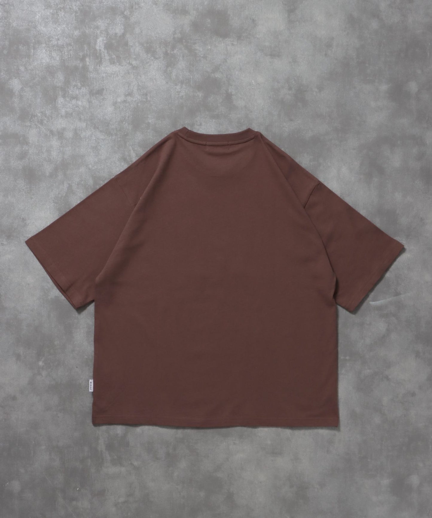 アートデザインショート丈Tシャツ / Tシャツ 短丈 クルーネック 半袖 モカ