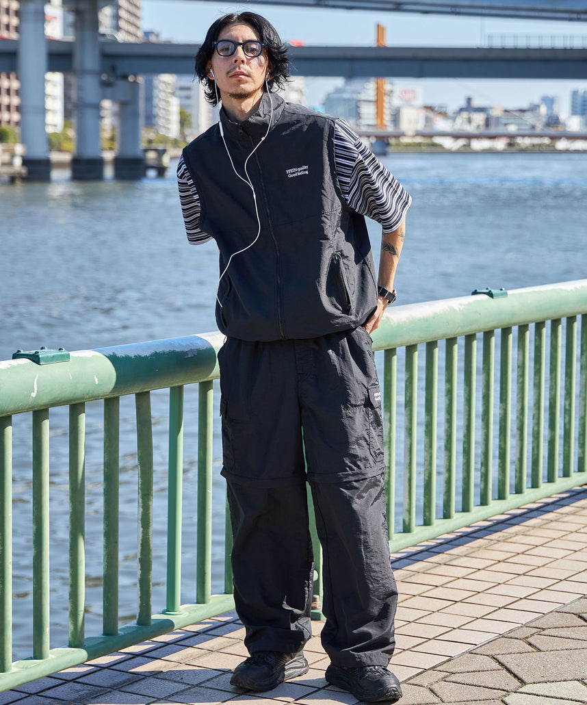 【ザ・ノースフェイス】ナイロンベスト　黒　M 刺繍ロゴ　美品　人気カラー FFEIN(フェイン)】ロゴ刺繍スタンドカラーナイロンジップベスト