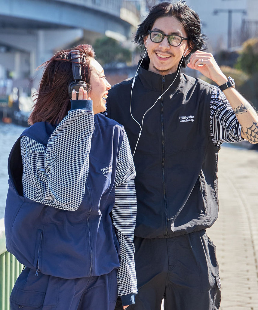 【ザ・ノースフェイス】ナイロンベスト　黒　M 刺繍ロゴ　美品　人気カラー FFEIN(フェイン)】ロゴ刺繍スタンドカラーナイロンジップベスト