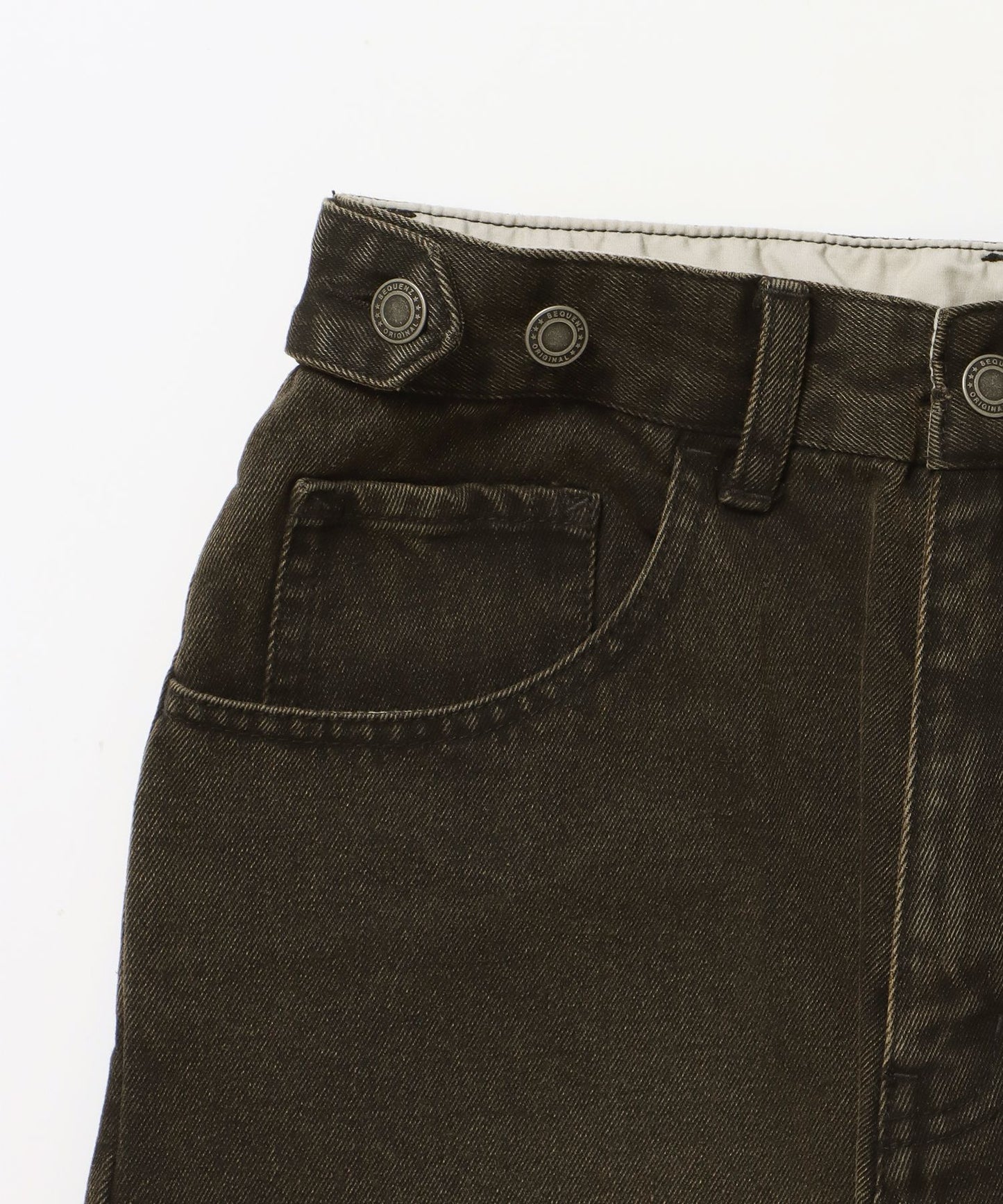 sqnz carve logo denim / 刺繍 ワイドシルエット カーブ メンズ デニム パンツ 加工 ヴィンテージライク ブラウン
