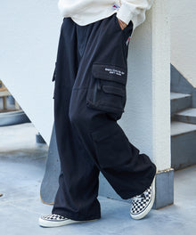 THESE DAYS TECH CARGO PANTS / ワイドテーパード 裾ドローコード ブラック