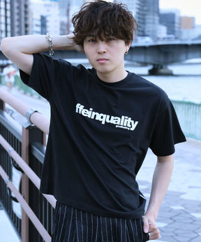 センターデカロゴプリントショート丈Tシャツ/ クルーネック 半袖 刺繍 【短丈】 ブラック