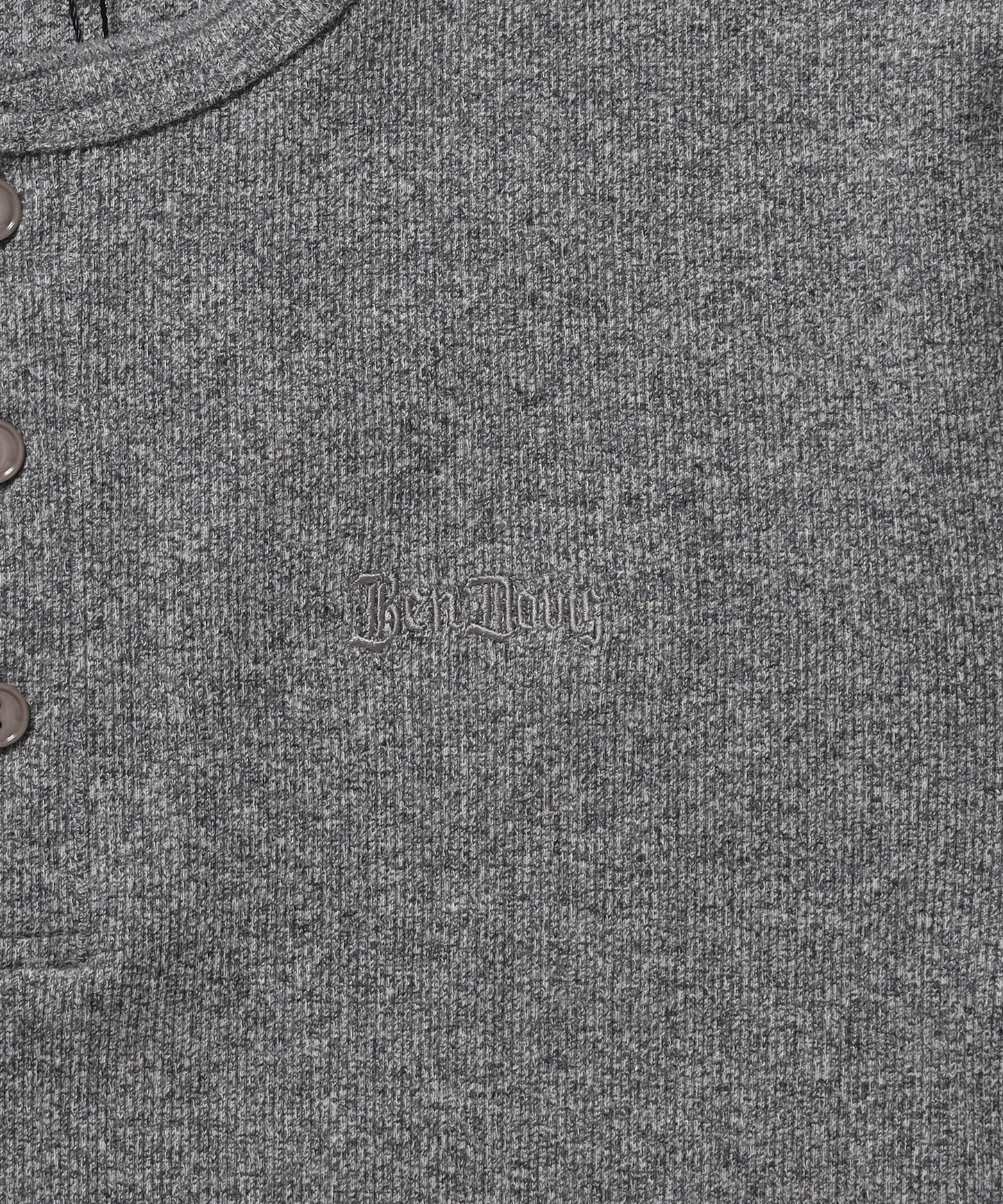 RIB HENLEY TEE / Tシャツ 半袖 ヘンリーネック 刺繍 ワンポイント ユニセックス ピス グレー