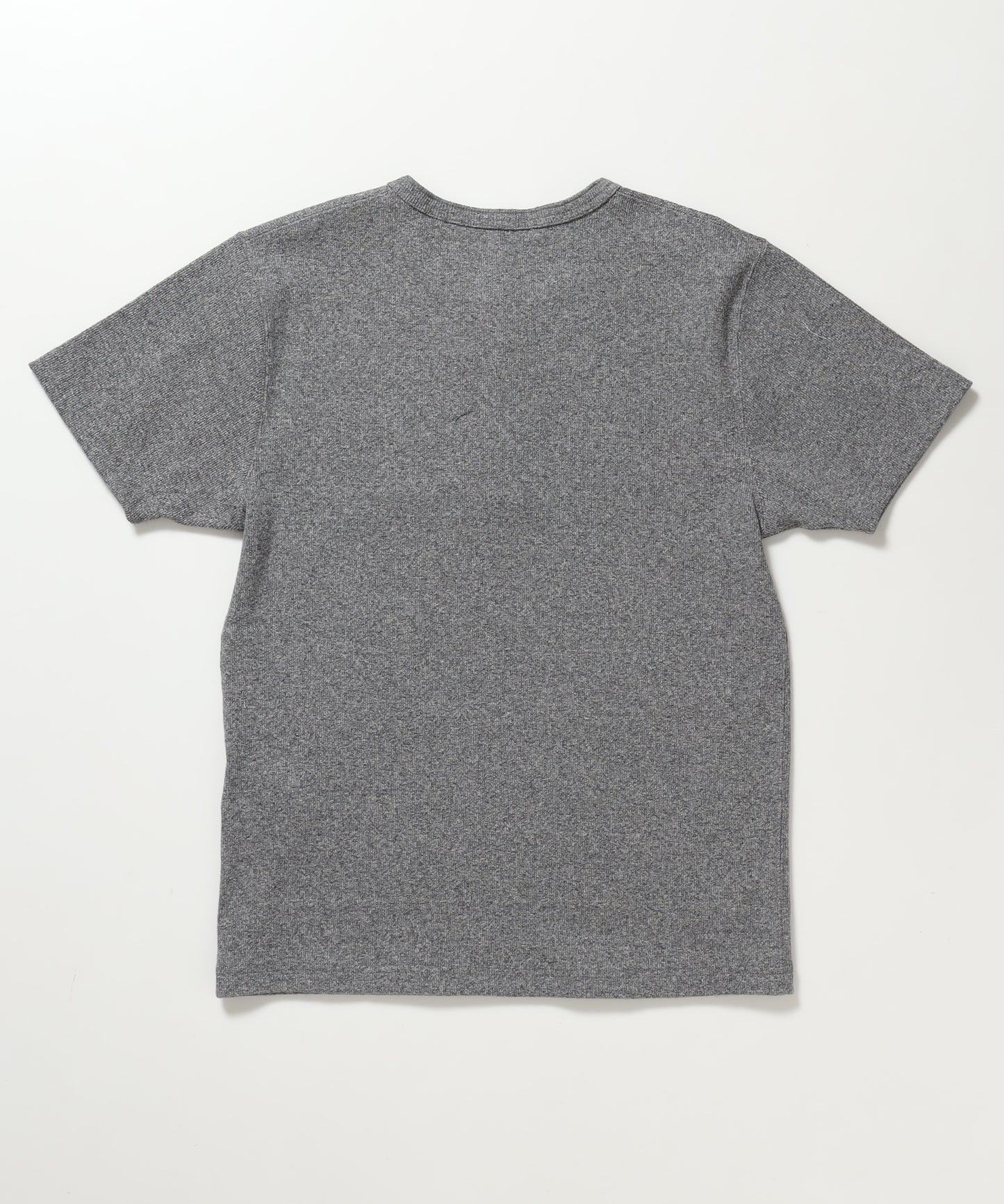 RIB HENLEY TEE / Tシャツ 半袖 ヘンリーネック 刺繍 ワンポイント ユニセックス ピス グレー