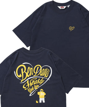 SCRIPT HEART TEE / Tシャツ 半袖 クルーネック 刺繍 ワンポイント ユニセックス オーバーサイズ ネイビー