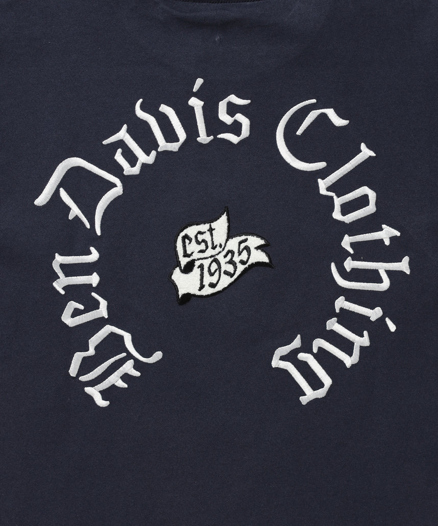 OLD ENGLISH EMB TEE / Tシャツ 半袖 クルーネック 刺繍 ワンポイント ユニセックス オーバーサイズ ネイビー
