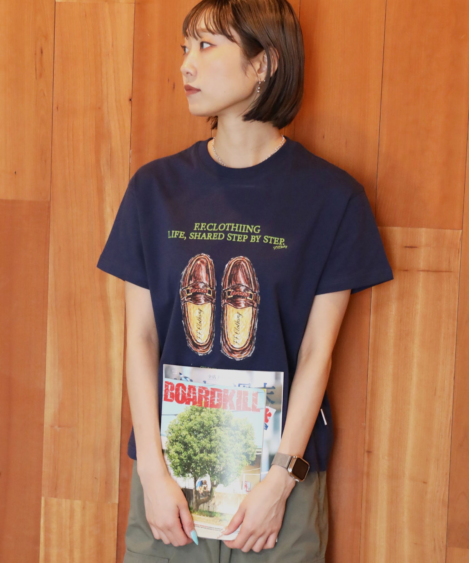 FFEIN(フェイン)】シューズグラフィックショート丈Tシャツ / Tシャツ
