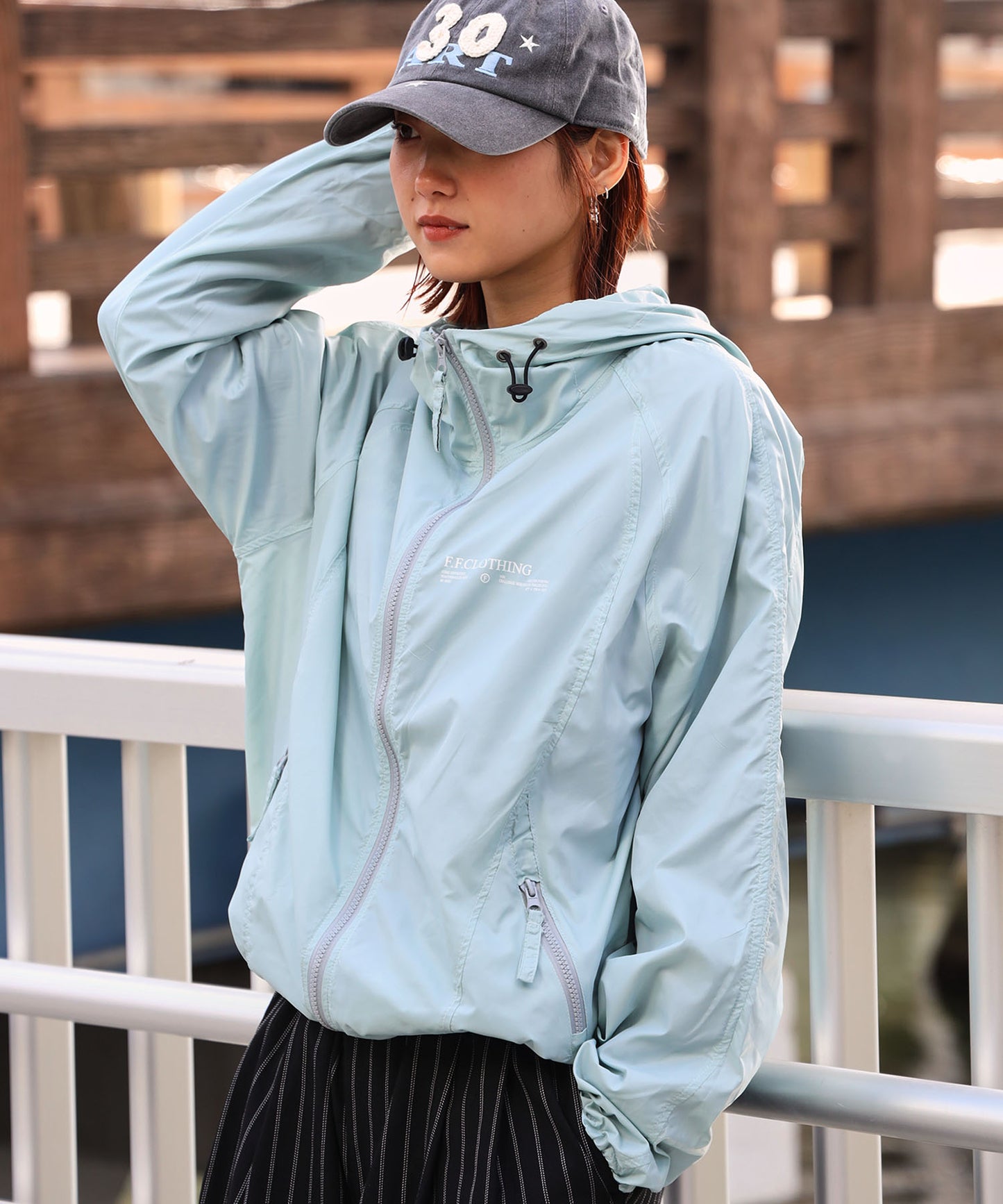 モデル：H163 Size :  M