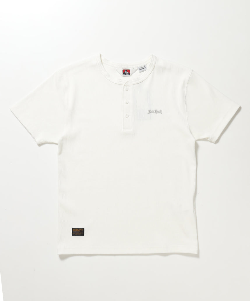 RIB HENLEY TEE / Tシャツ 半袖 ヘンリーネック 刺繍 ワンポイント ユニセックス ピス ホワイト