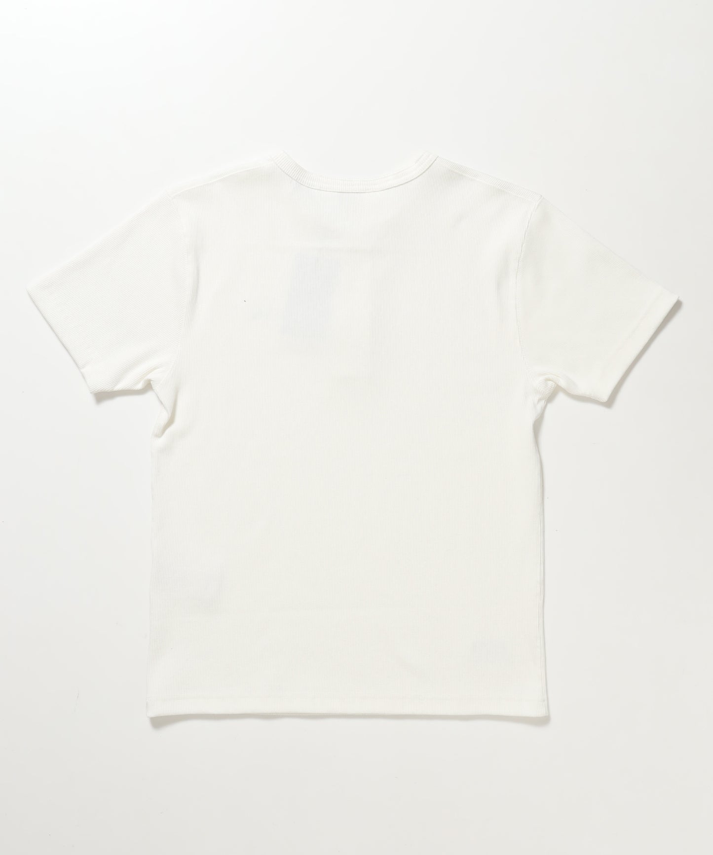 RIB HENLEY TEE / Tシャツ 半袖 ヘンリーネック 刺繍 ワンポイント ユニセックス ピス ホワイト