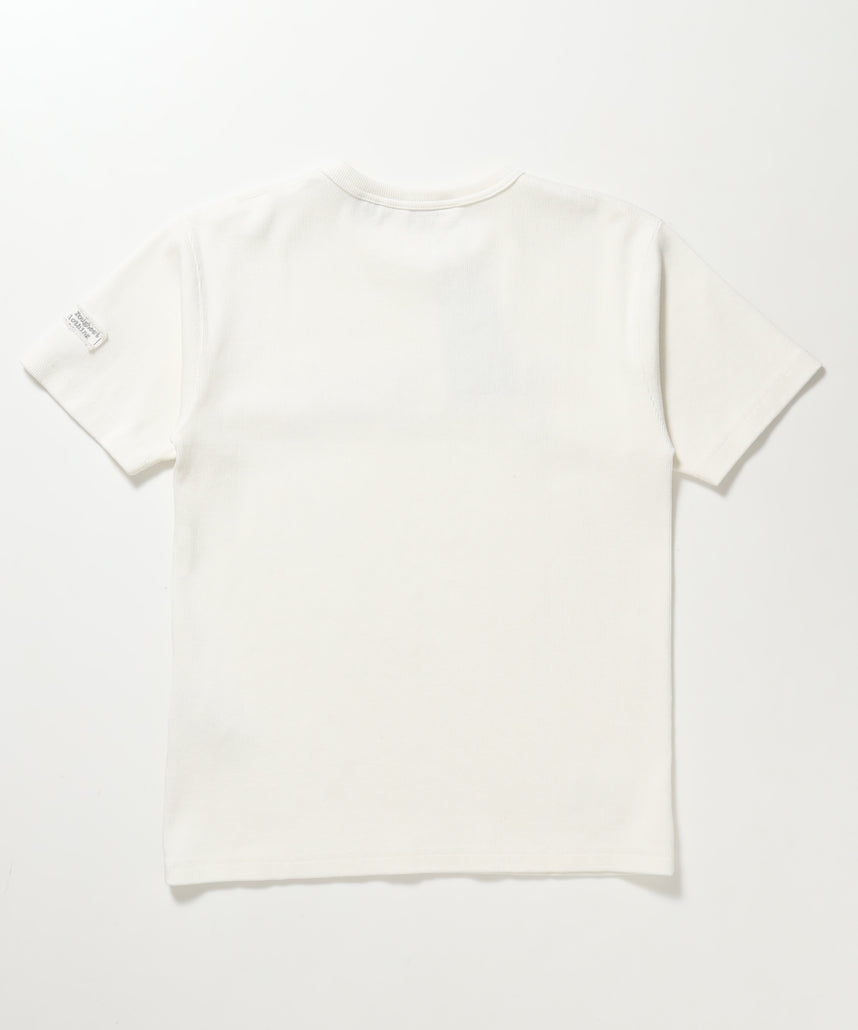 LETTERED RIB TEE / Tシャツ 半袖 クルーネック 刺繍 ワッペン ワンポイント ユニセックス ピス ホワイト