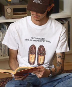 シューズグラフィックショート丈Tシャツ / Tシャツ クルーネック 半袖 プリント 革靴【短丈】 ホワイト