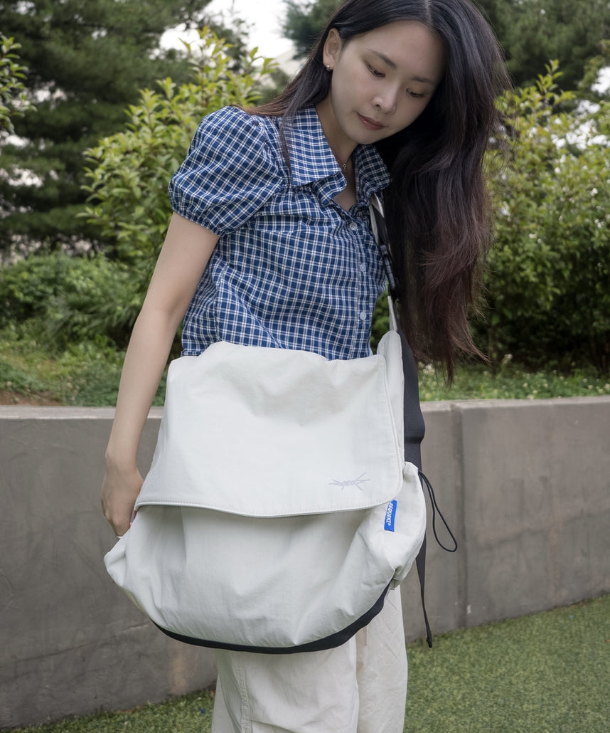 テックショルダーバッグ / TECH SHOULDER BAG グレー