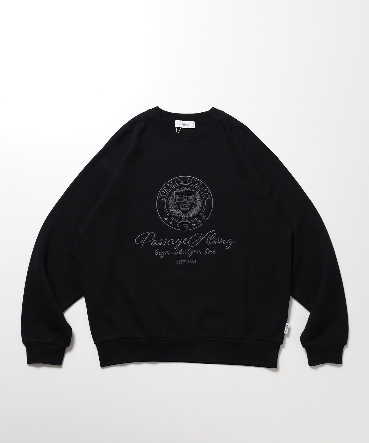 【FFEIN(フェイン)】エンブレム刺繍カレッジロゴスウェット / 裏起毛 クルーネック スパンフライス トレンド ストリート ユニセックス ブラック